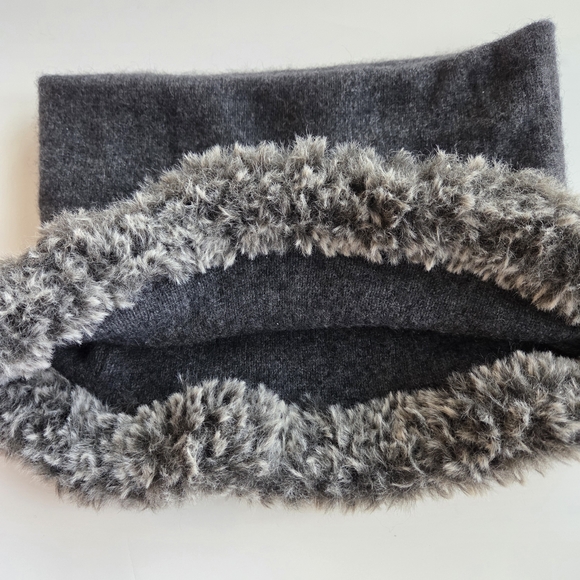 100% Cashmere Super Soft And Cozy Neck Warmer Gray With Fur Yarn Edge Handmade - Picture 2 of 7